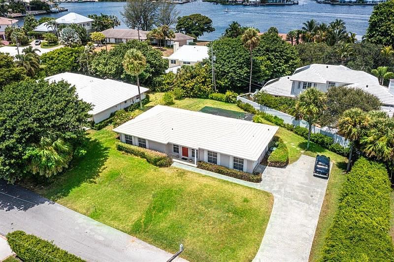 1st image of 27 Sabal Island Dr #1