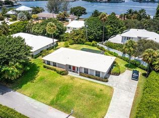 27 Sabal Island Dr #1, Boynton Beach, FL 33435