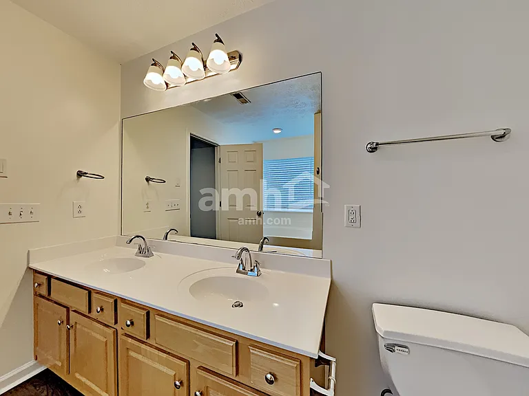 916 Springs Hill Way — Photo 13