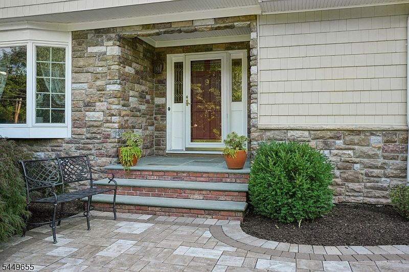 9 Pitcairn Dr, Roseland, NJ 07068 | Zillow