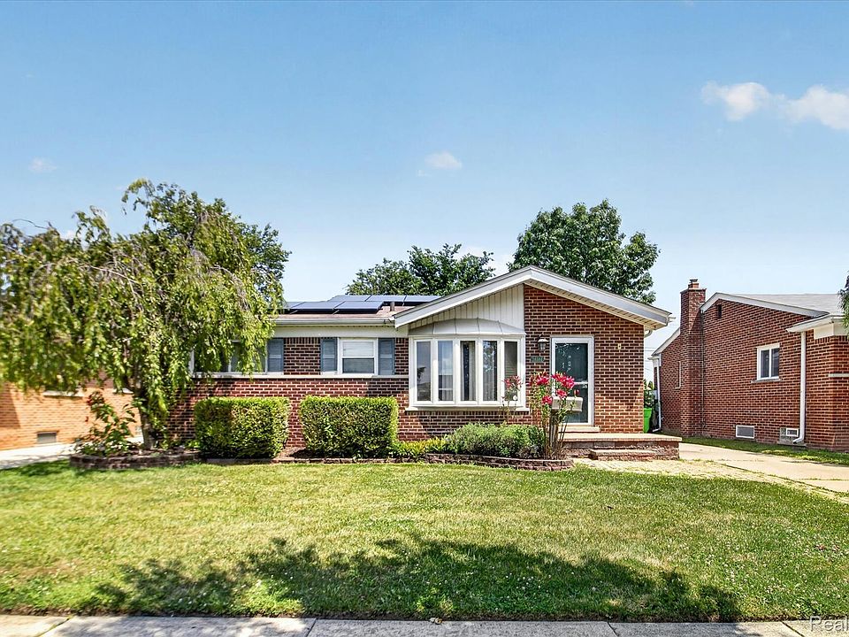 1st image of 24584 Marine Ave