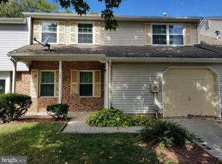 142 Stratton Ln, Mount Laurel, NJ 08054