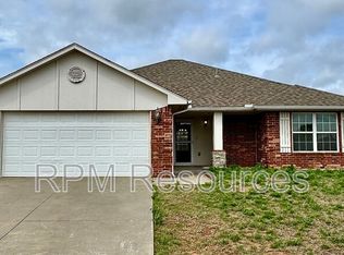 2315 Box Turtle Way, Midwest City, OK 73130