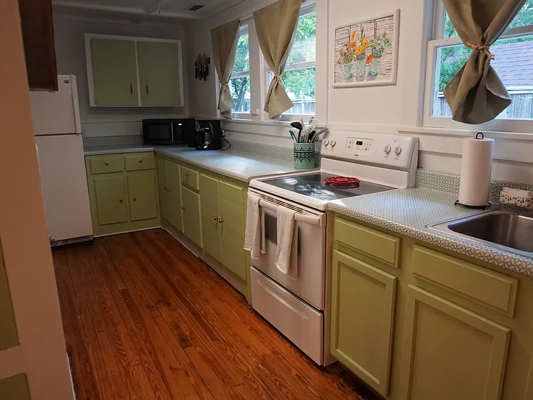 2120 Reynolds St — Photo 16