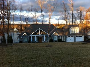 671 Fox Chase Rd, Wirtz, VA 24184