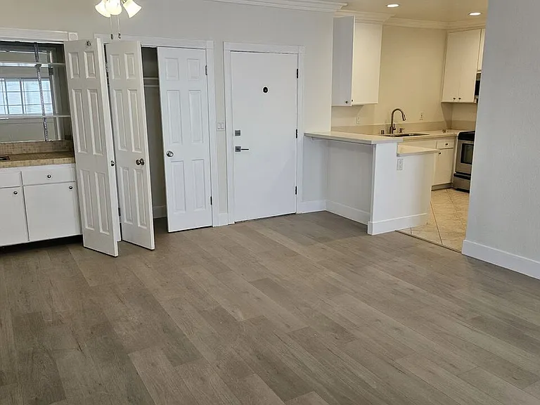 827 2nd St #303 — Photo 2