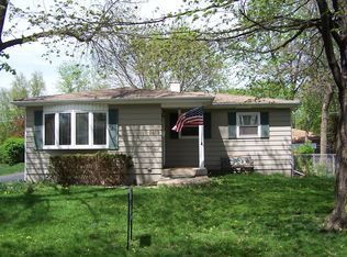 2402 Maple Ln, Rolling Meadows, IL 60008