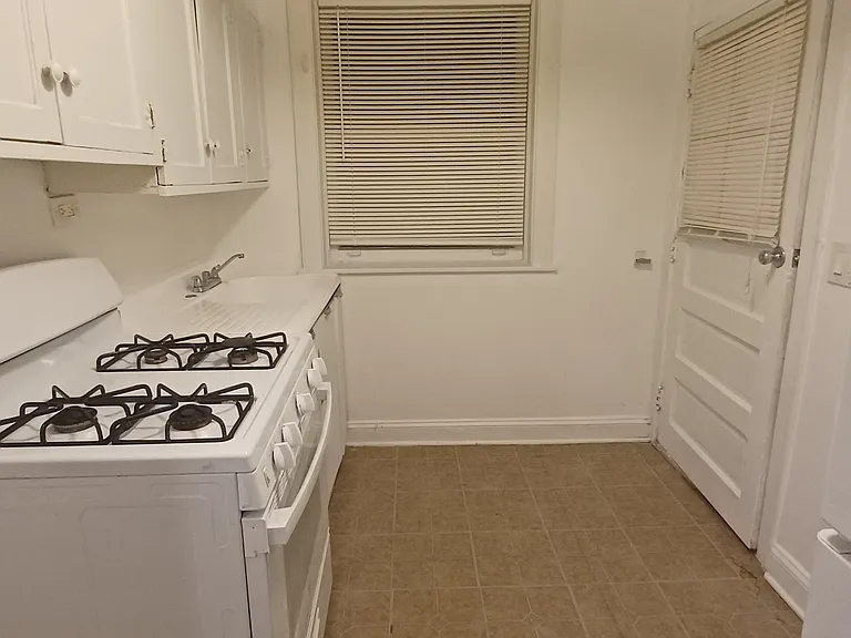 5301 W Drummond Pl — Photo 15