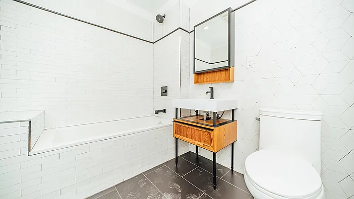 Rented by Nooklyn NYC LLC | media 79