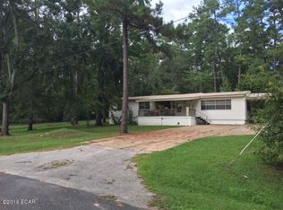 903 Spring Ln, Chattahoochee, FL 32324