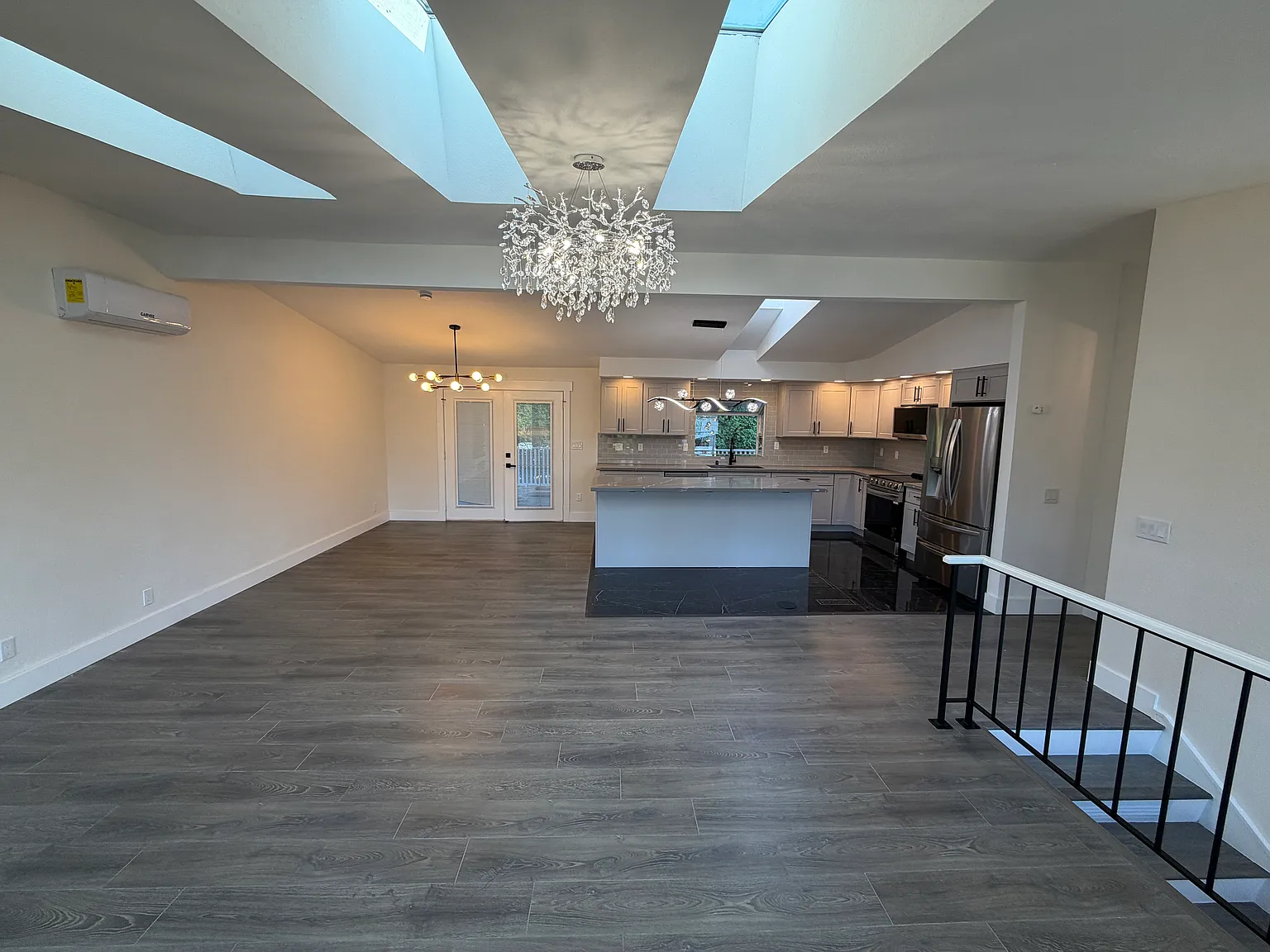 4 bed, 1300 sqft, $3,150 — Photo 3