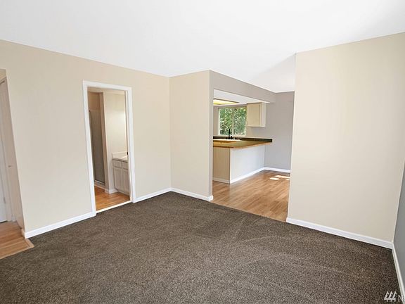 5th image of 2857 Rocky Creek Ln SE