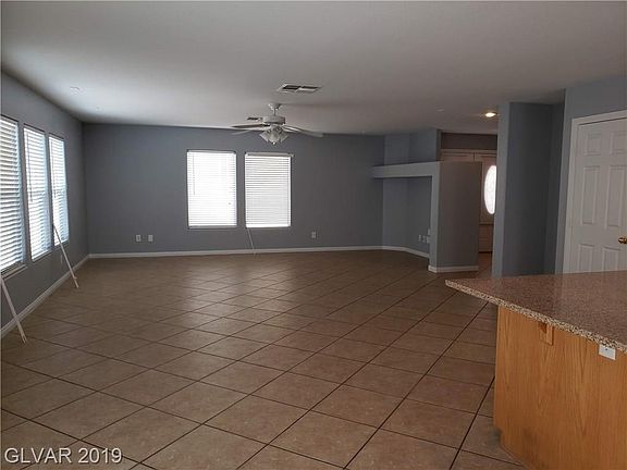 4th image of 3153 McLennan Ave