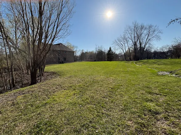 6542 Bentley Ave, Willowbrook, IL 60527