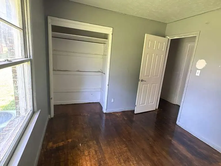 2200 Clary Dr — Photo 6