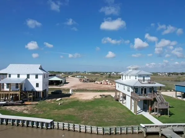 189 Boat Slip Rd, Matagorda, TX 77457