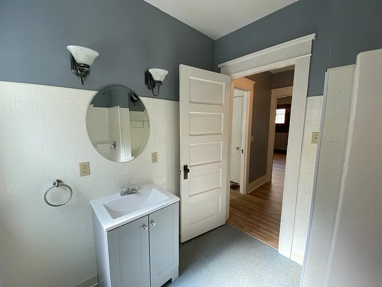645 W 8th St #B — Photo 17