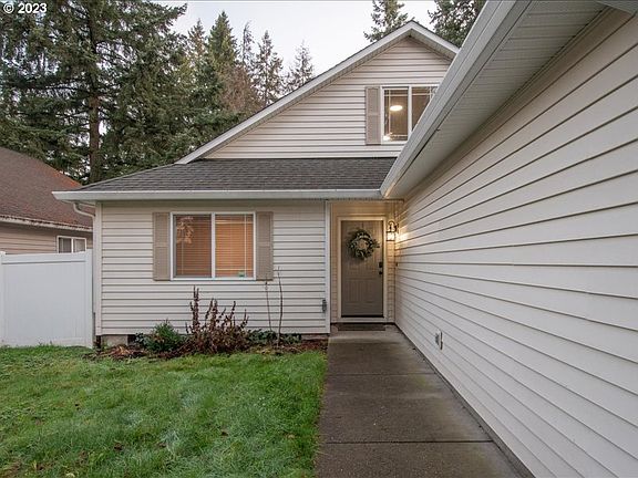 3rd image of 9915 NE 65th St