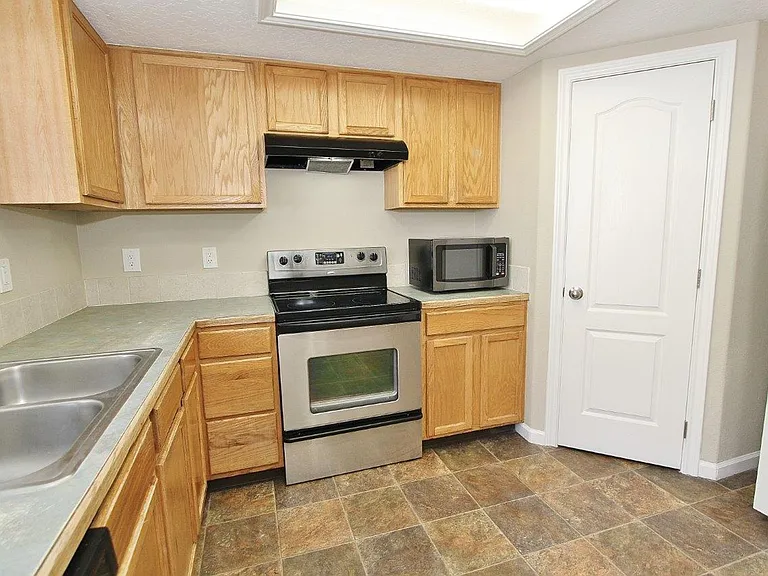 976 W Idaho Ave — Photo 9