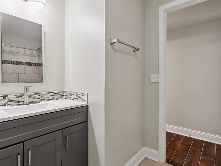Historic Stolp Island Apartments — Photo 10