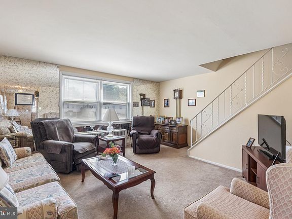 5th image of 3157 Draper St