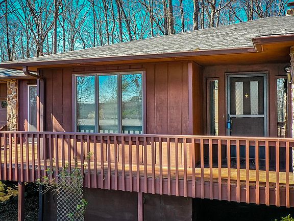 2nd image of 318 Castle Ridge Hts