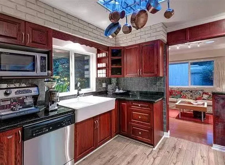 6789 Marine Dr — Photo 9