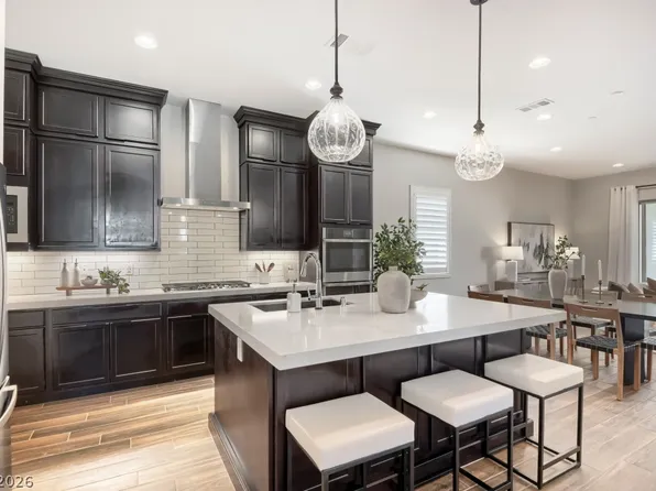 395 Nine Mile Creek Dr, Las Vegas, NV 89138