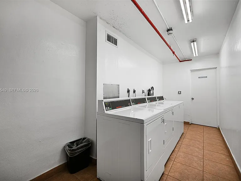 2401 Collins Ave #504 — Photo 29