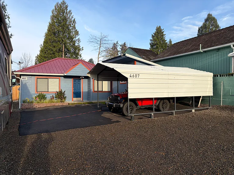 4607 SE Naef Rd — Photo 2