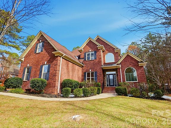 4th image of 160 Arrow Point Ln