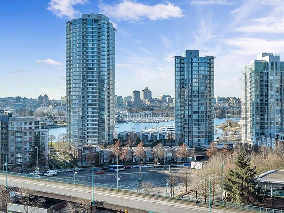 4th image of 939 Expo Blvd #1502