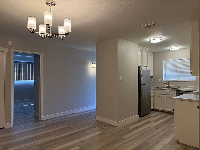 3095 Rosemont Dr — Photo 4