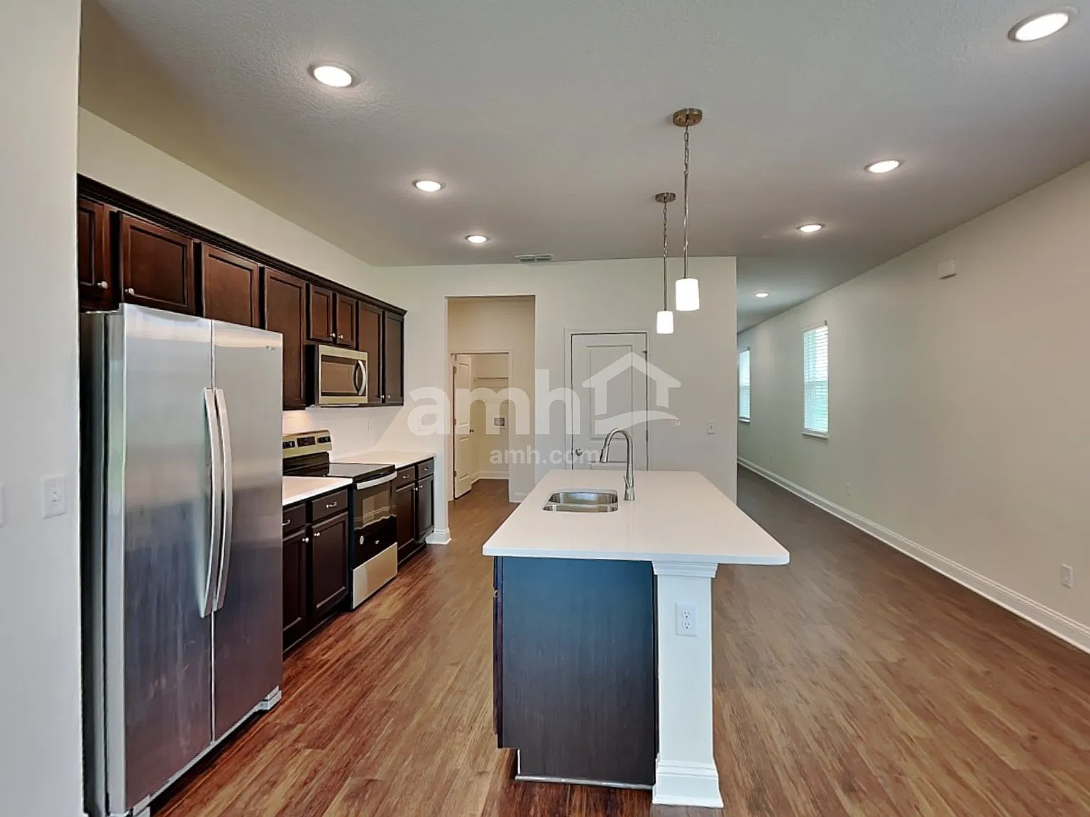 3 bed, 2.0 bath, 1588 sqft, $2,500 — Photo 3