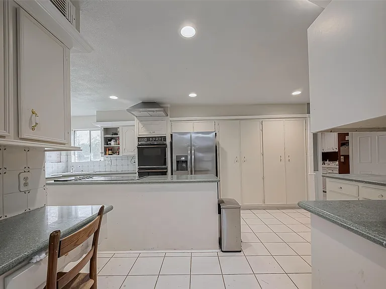 4015 Black Locust Dr — Photo 5