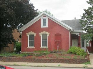 1016 Rhomberg Ave, Dubuque, IA 52001