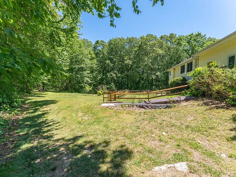 202 West Rd — Photo 40