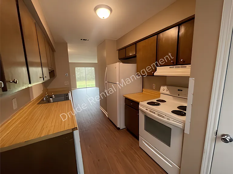 44051 Stein Rd #2 — Photo 9