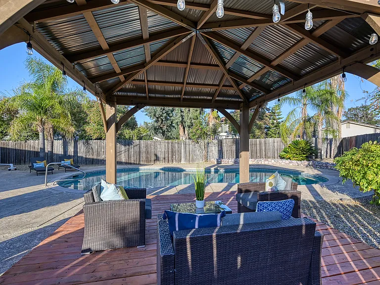 3425 Corbin Way — Photo 48