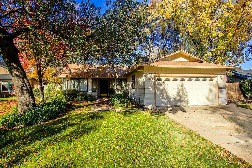 1850 Sutterwood Dr photo 1