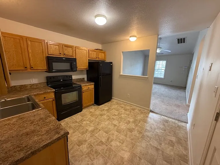 500 Springwood Dr — Photo 6