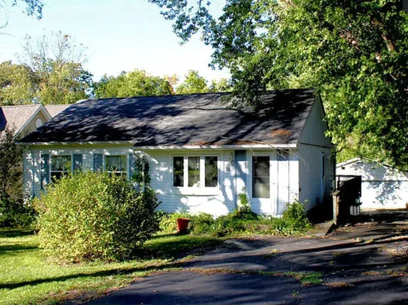 716 Glenda Ct, Sandwich, IL 60548