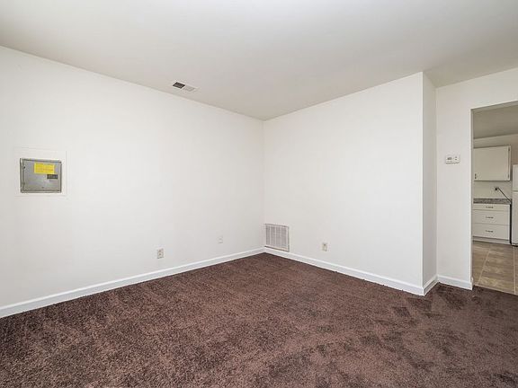 4th image of 3211 Bapaume Ave #0