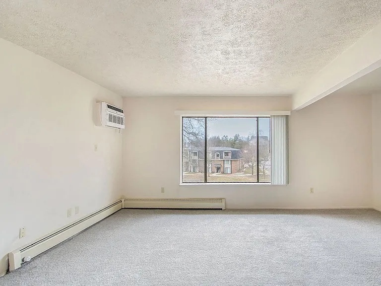 Wingate Apartments — Photo 11