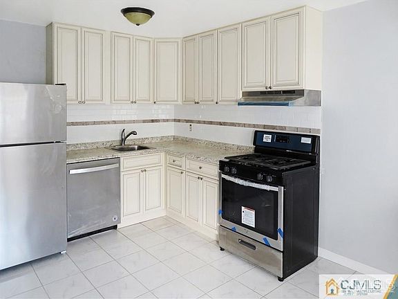 2nd image of 13 Lake Ave APT 5A