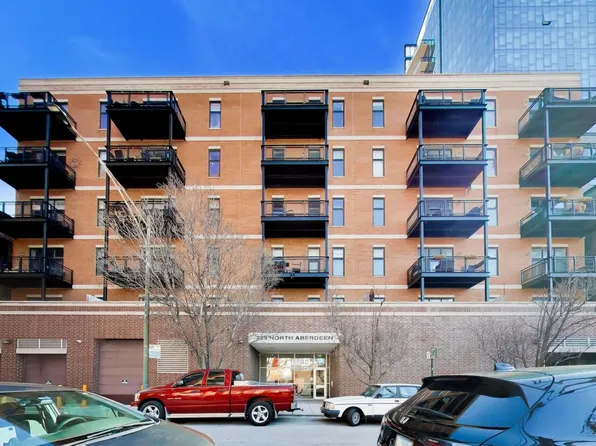 725 N Aberdeen St APT 202, Chicago, IL 60642