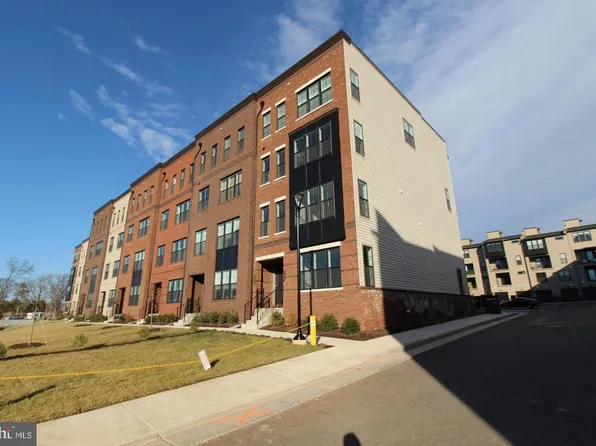 22383 Roanoke Rise Ter, Ashburn, VA 20148