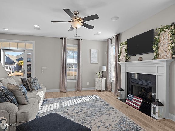 2nd image of 1807 Olde Farm Road