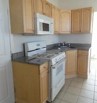 2nd image of 42 Englewood Ave APT 1R