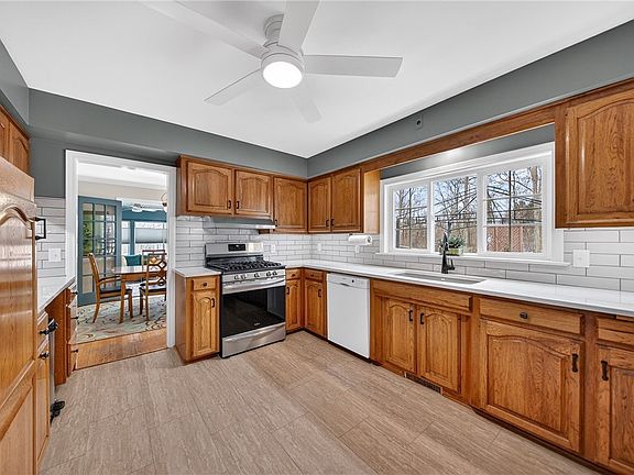 2nd image of 2816 Woodbridge Rd